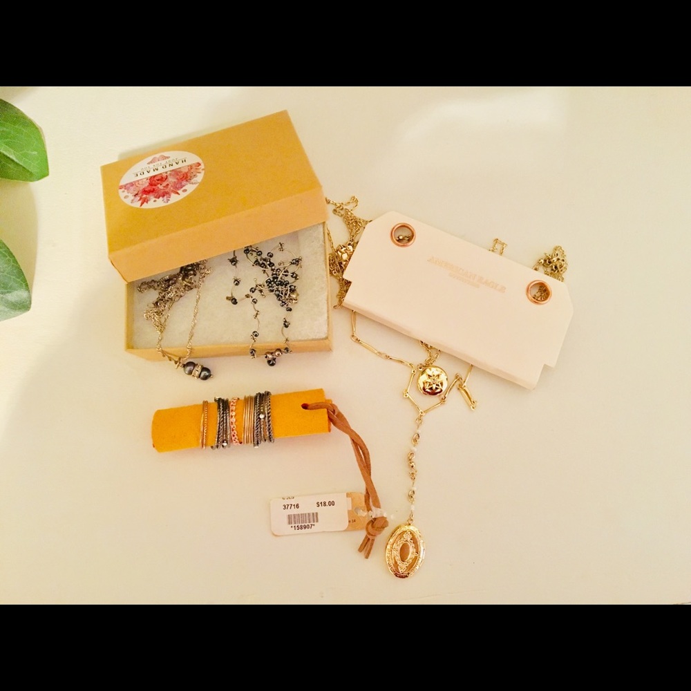 Bundle necklaces and rings